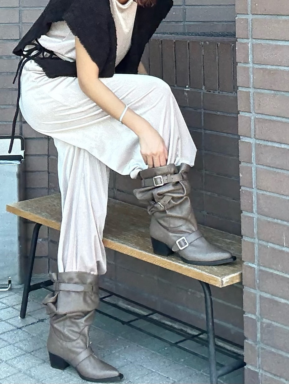 百搭尖頭爽扣帶中長靴