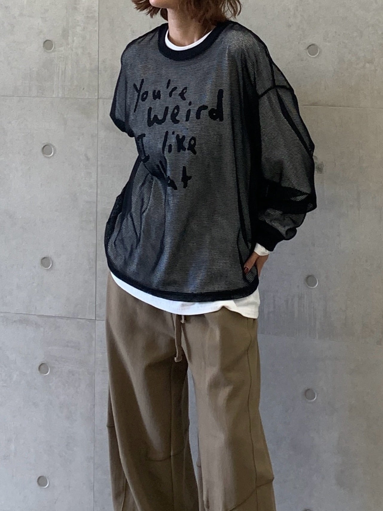 圓領字母落肩長袖T卹