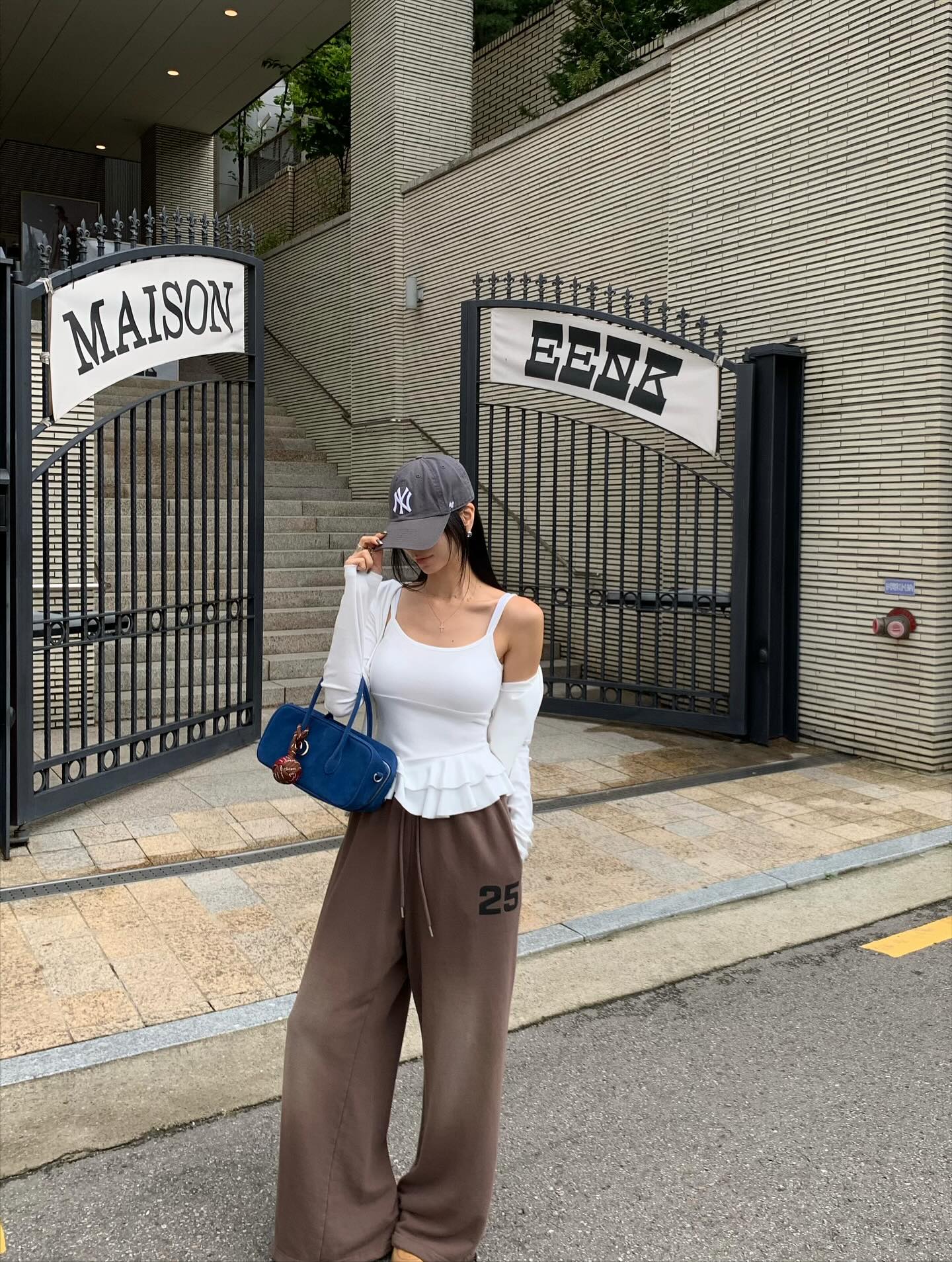 顯瘦荷葉邊吊帶開襟衫兩件套