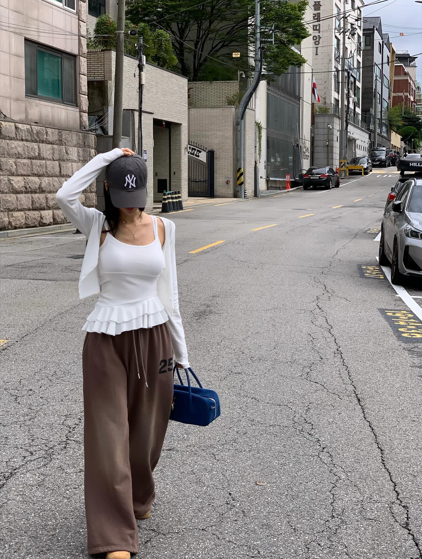 顯瘦荷葉邊吊帶開襟衫兩件套