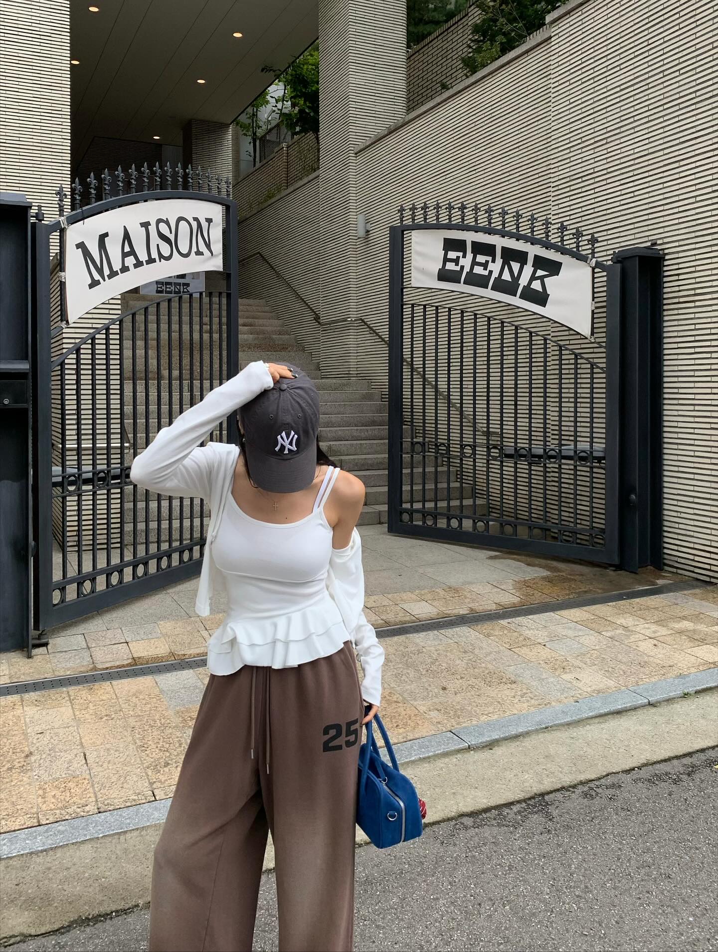 顯瘦荷葉邊吊帶開襟衫兩件套