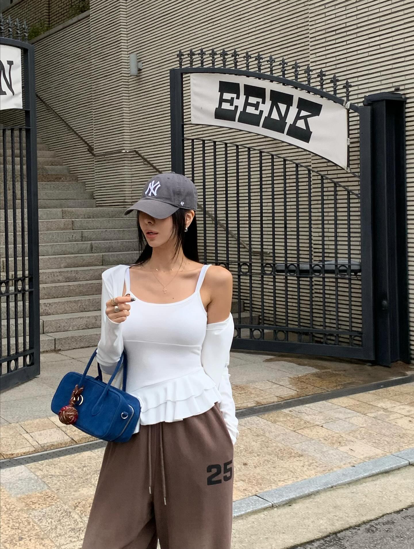 顯瘦荷葉邊吊帶開襟衫兩件套