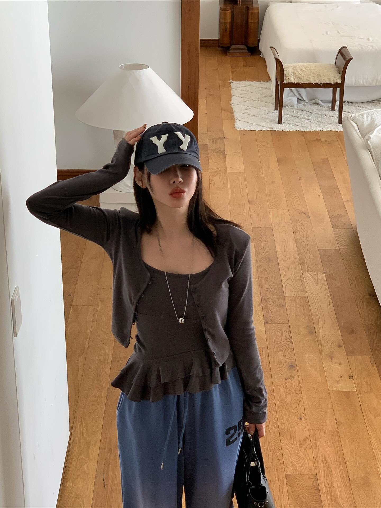 顯瘦荷葉邊吊帶開襟衫兩件套