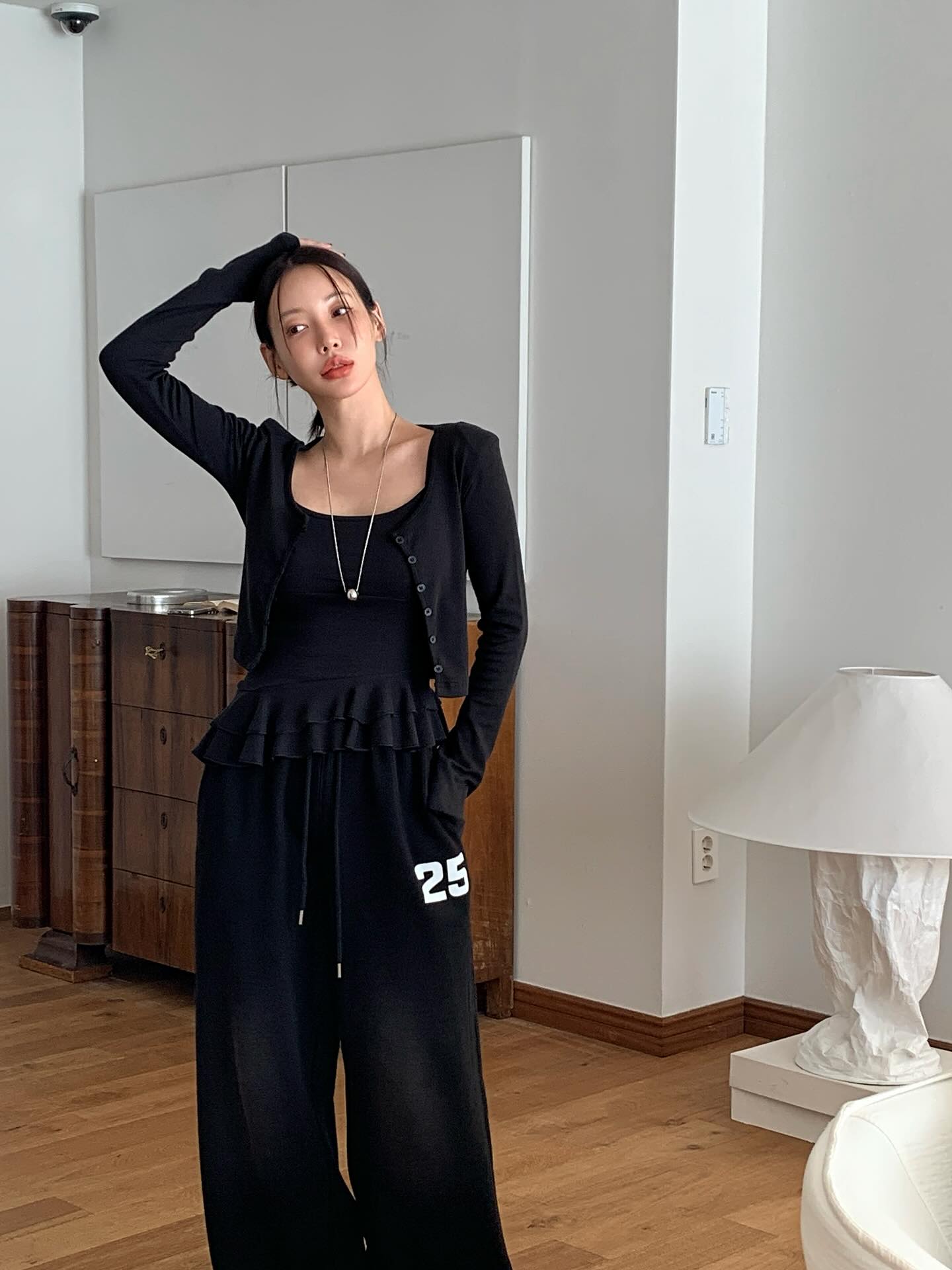 顯瘦荷葉邊吊帶開襟衫兩件套