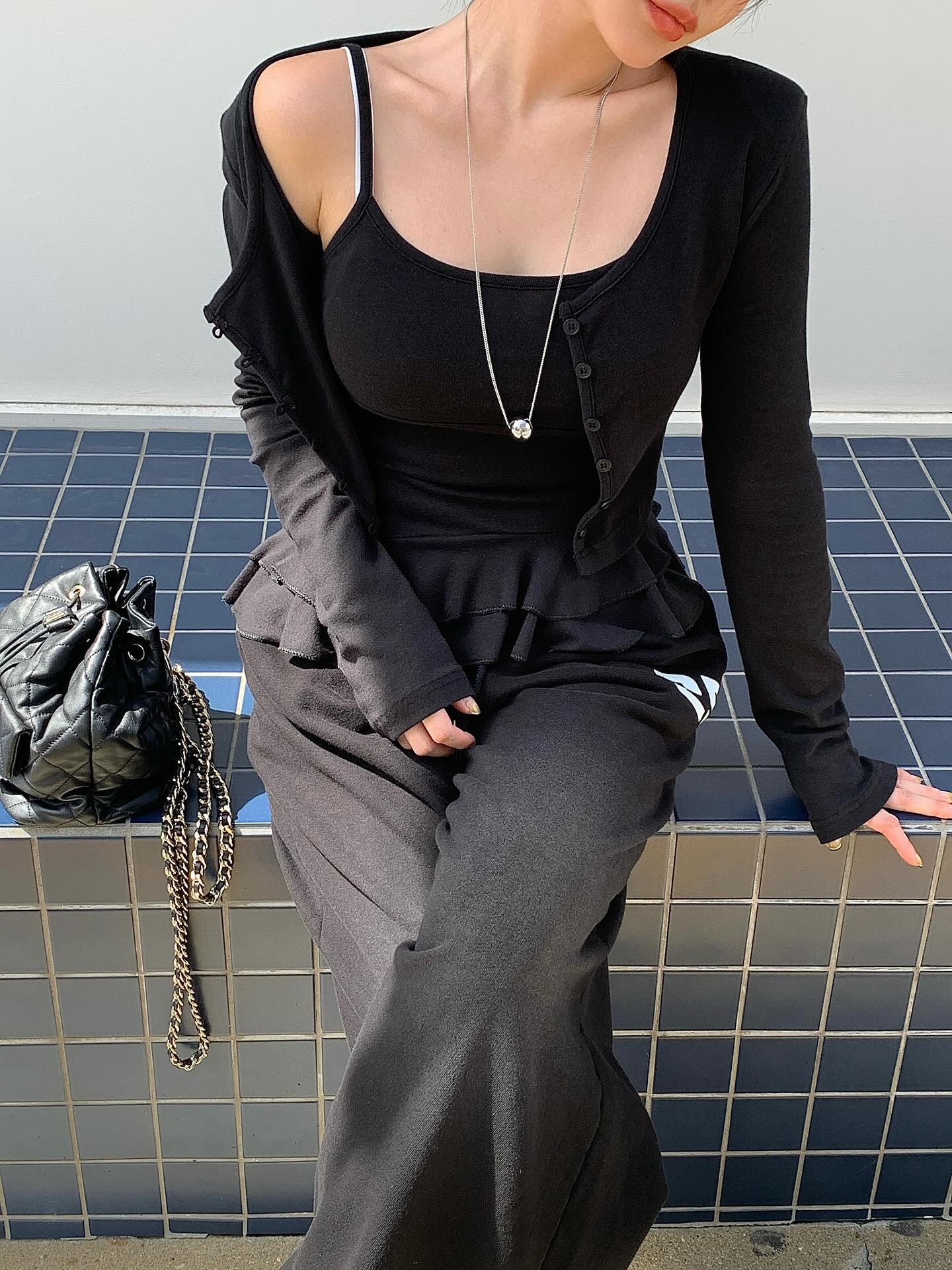 顯瘦荷葉邊吊帶開襟衫兩件套