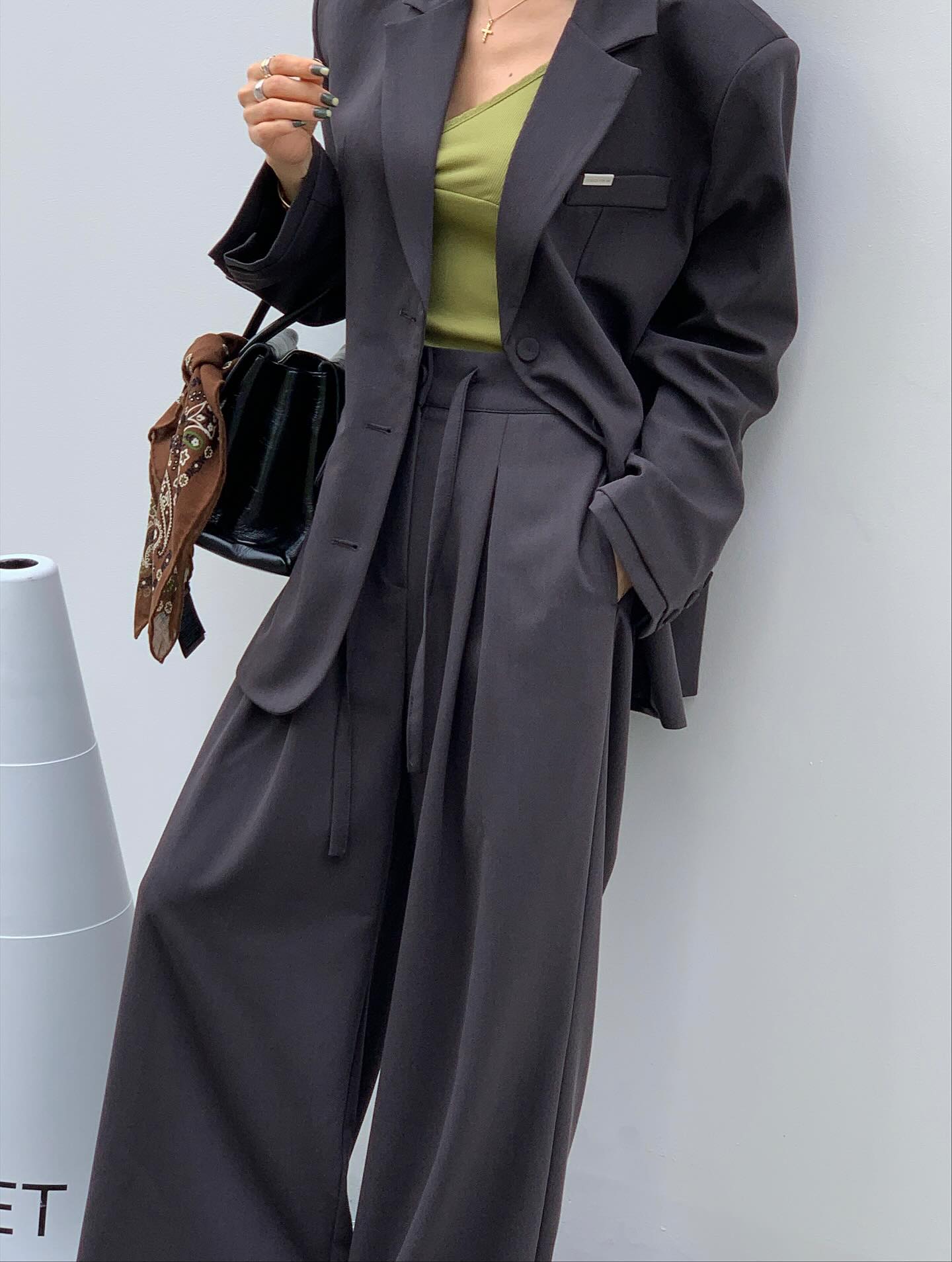 垂感鬆弛感純色西裝長褲