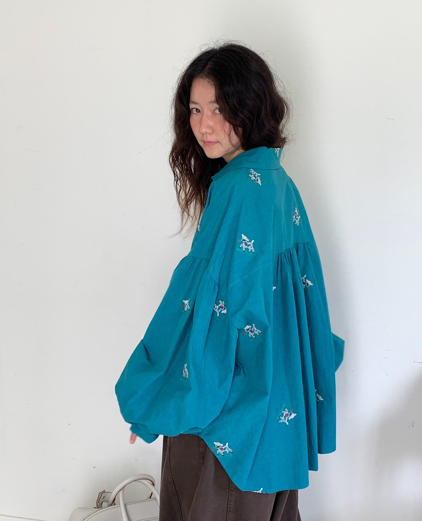 polo領刺繡設計感不規則寬鬆襯衫