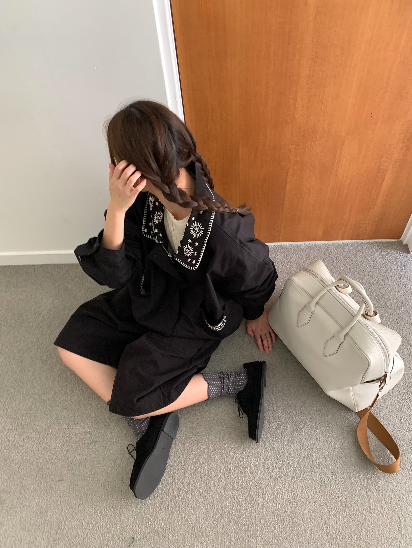 花卉刺繡領拉鏈薄外套