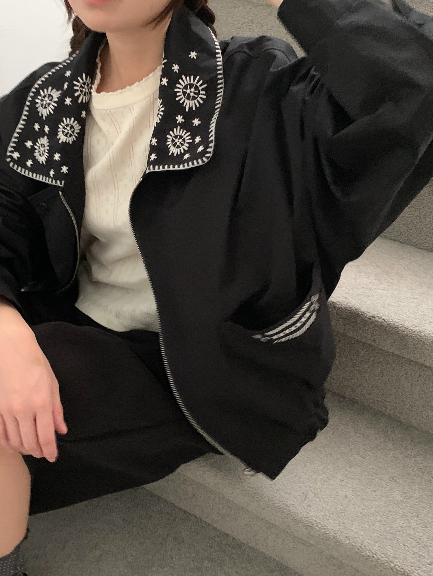 花卉刺繡領拉鏈薄外套