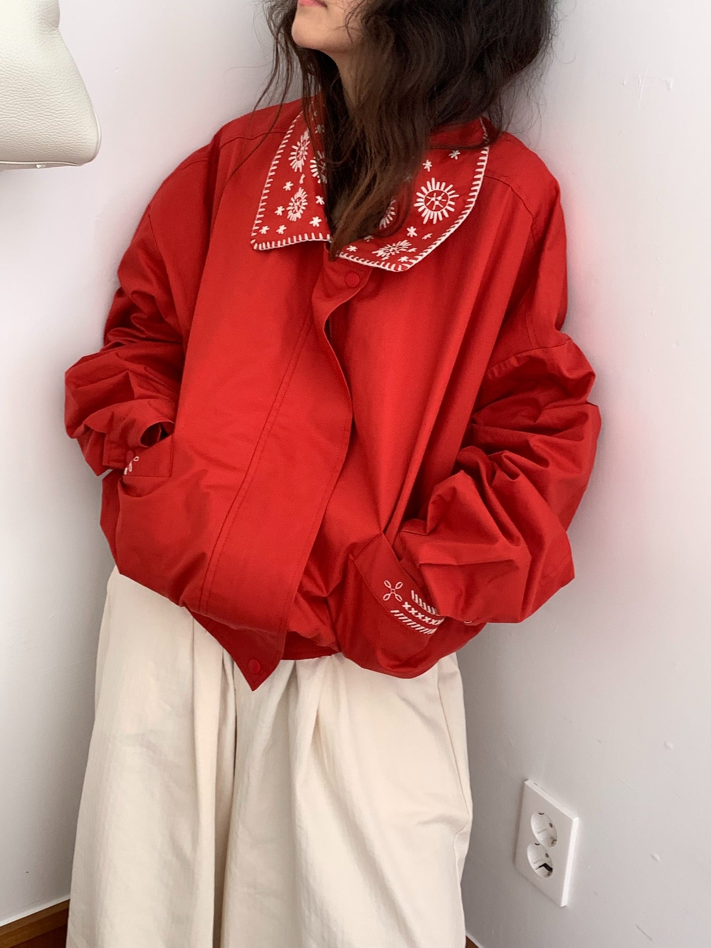 花卉刺繡領拉鏈薄外套