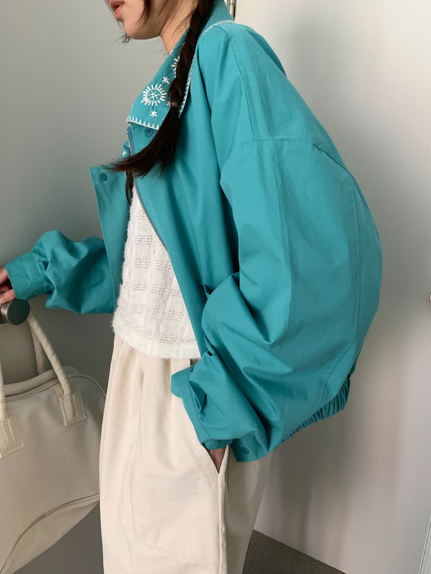 花卉刺繡領拉鏈薄外套