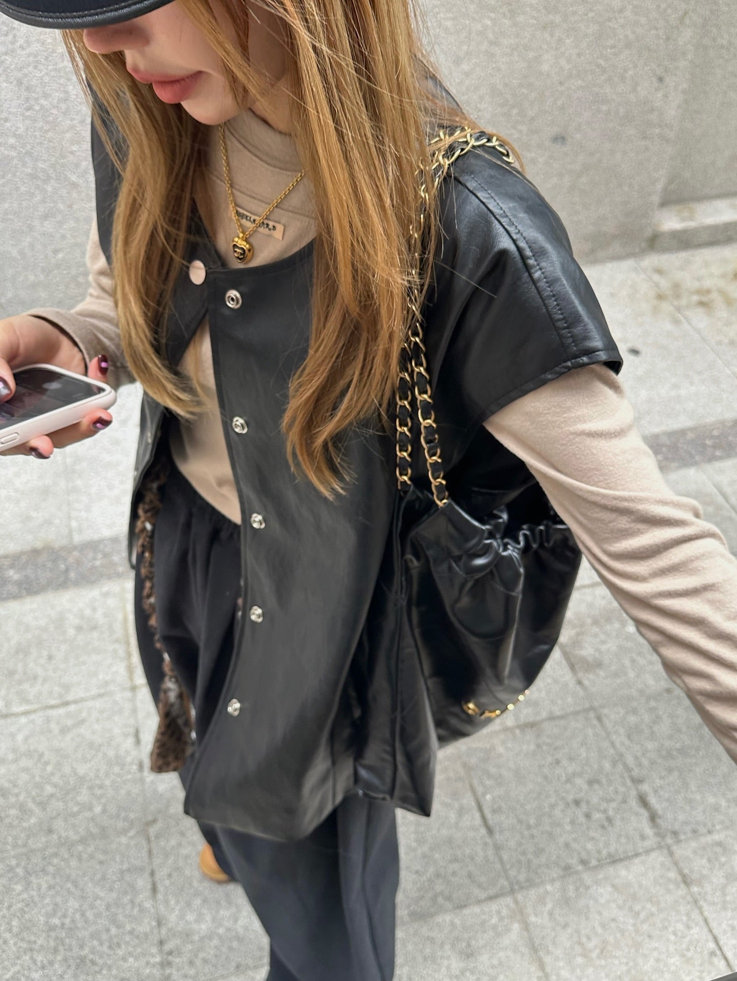 小標圓領修身短款長袖T恤