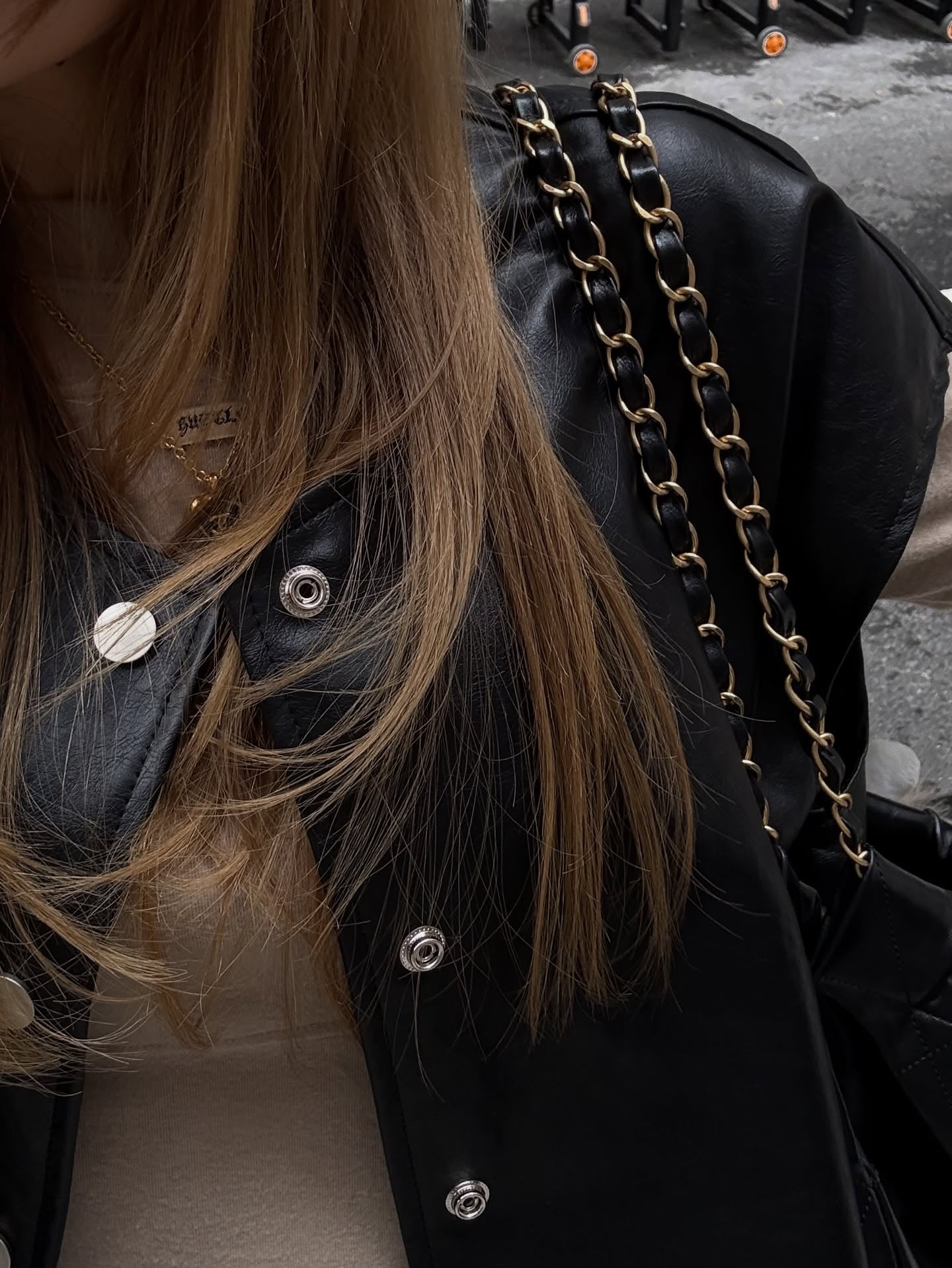 小標圓領修身短款長袖T恤