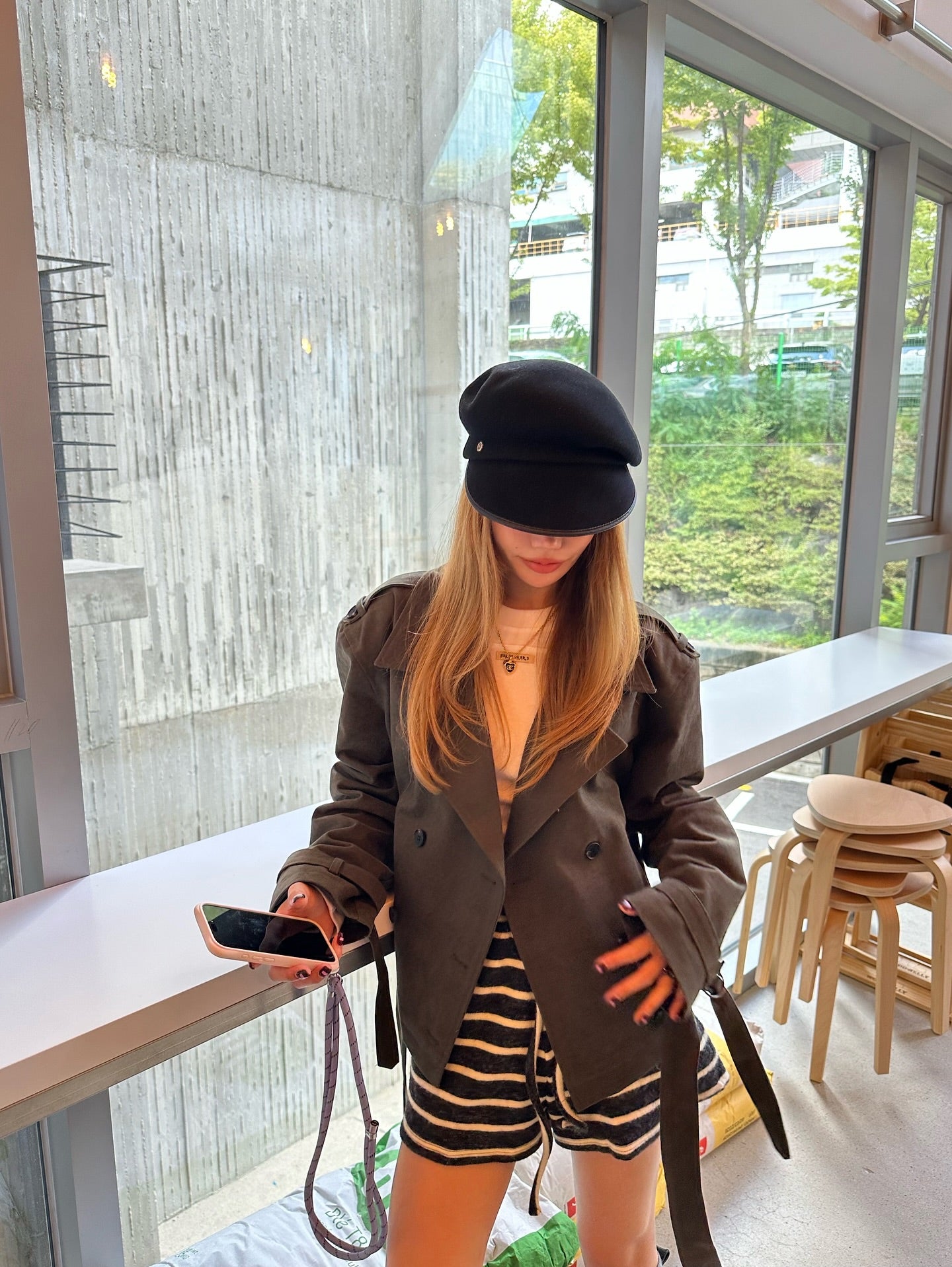 小標圓領修身短款長袖T恤