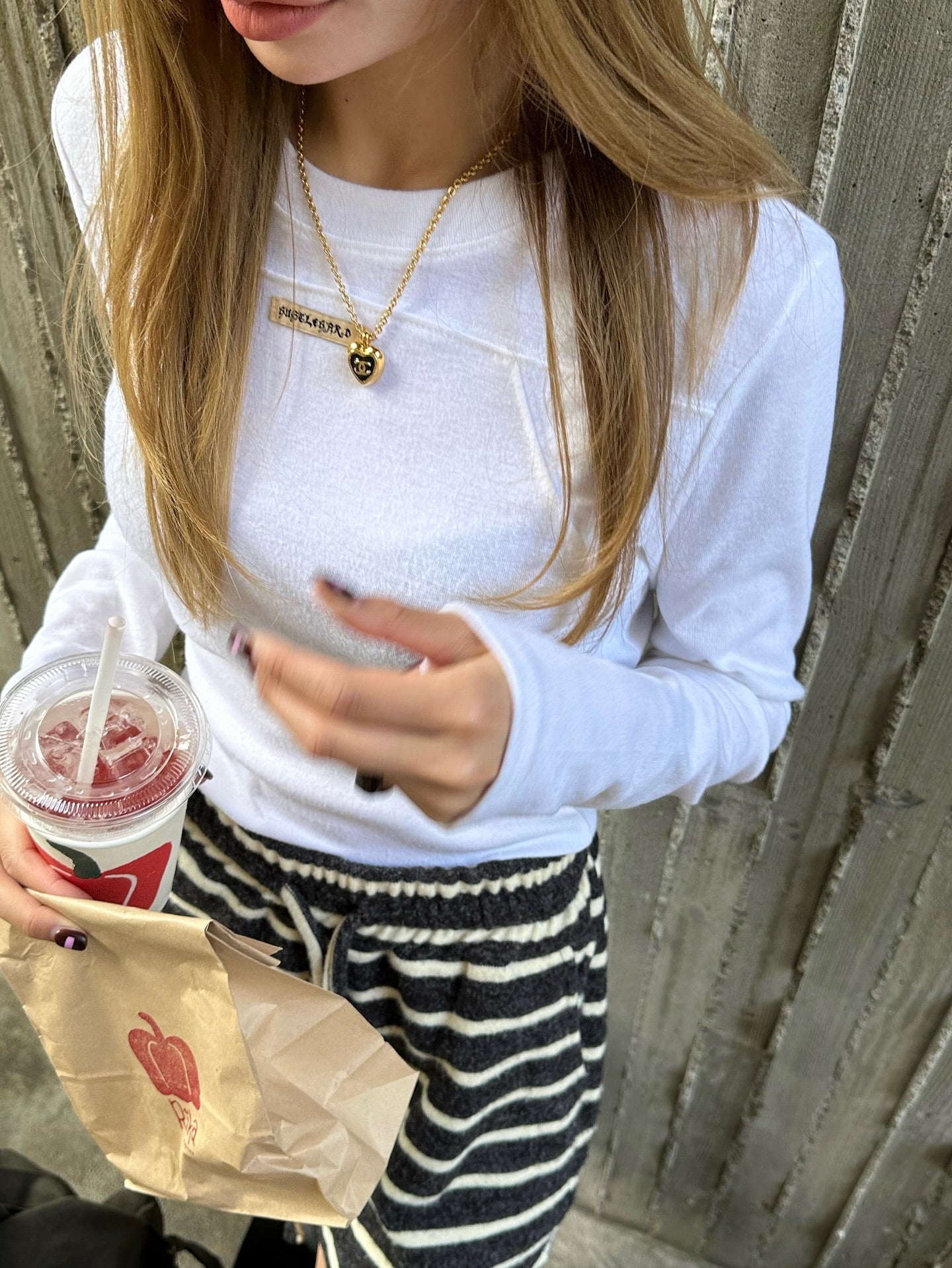 小標圓領修身短款長袖T恤