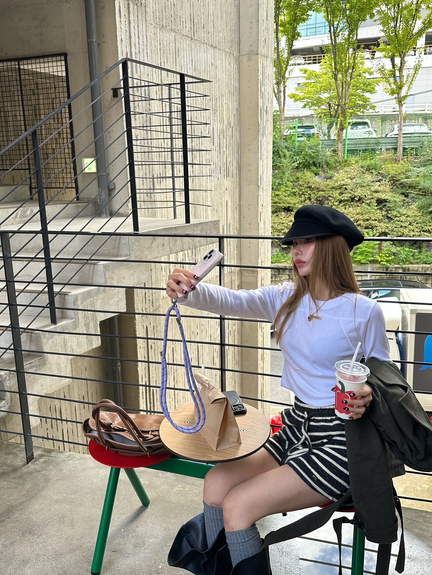 小標圓領修身短款長袖T恤