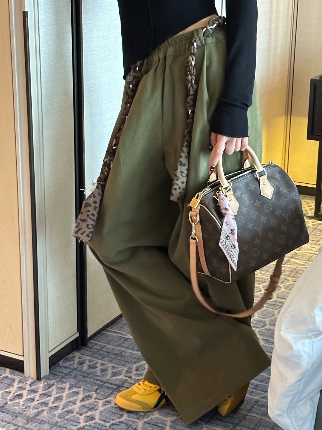 鬆緊腰豹紋腰帶休閒闊腿長褲