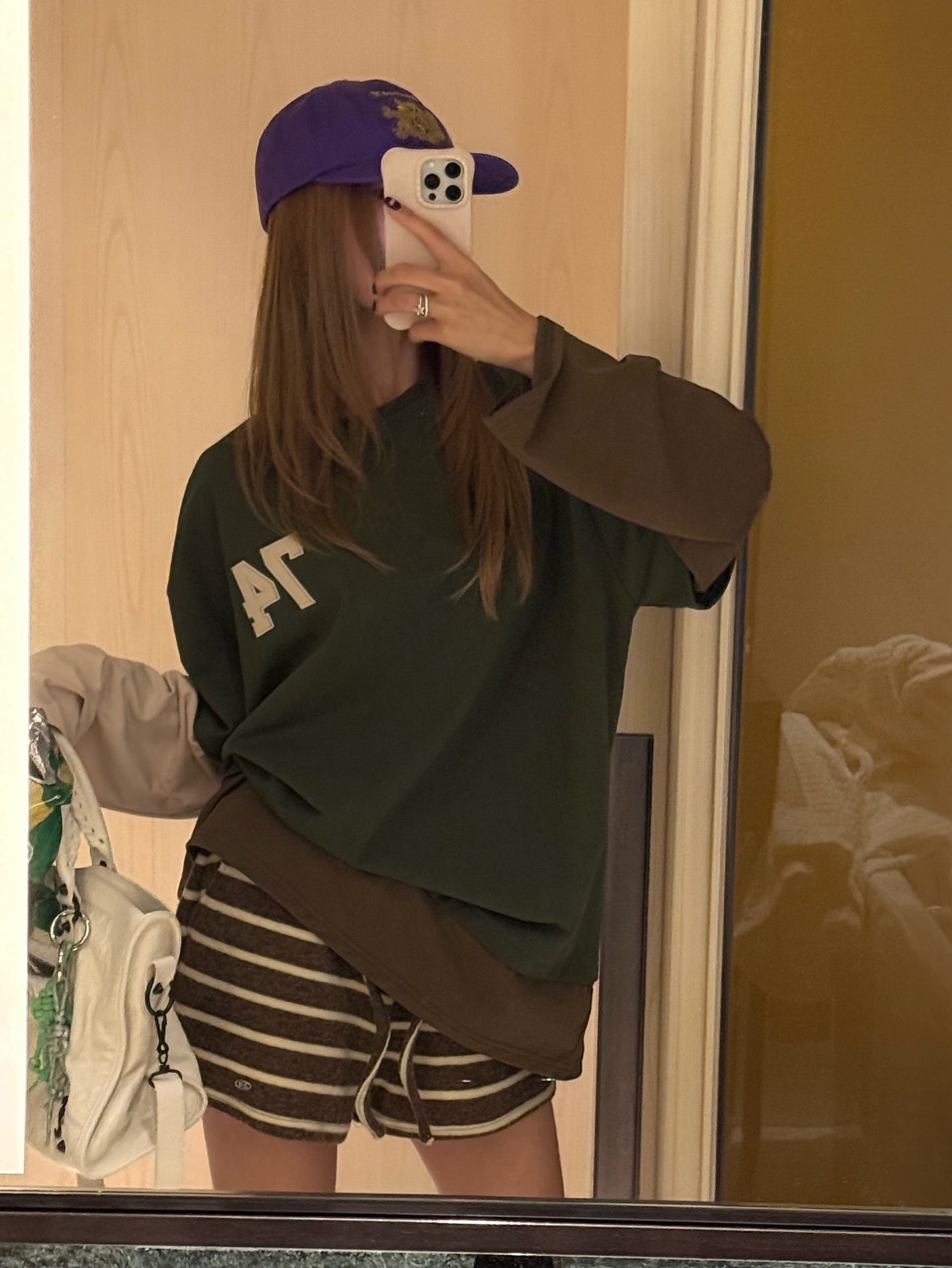 鬆緊腰抽繩條紋針織短褲