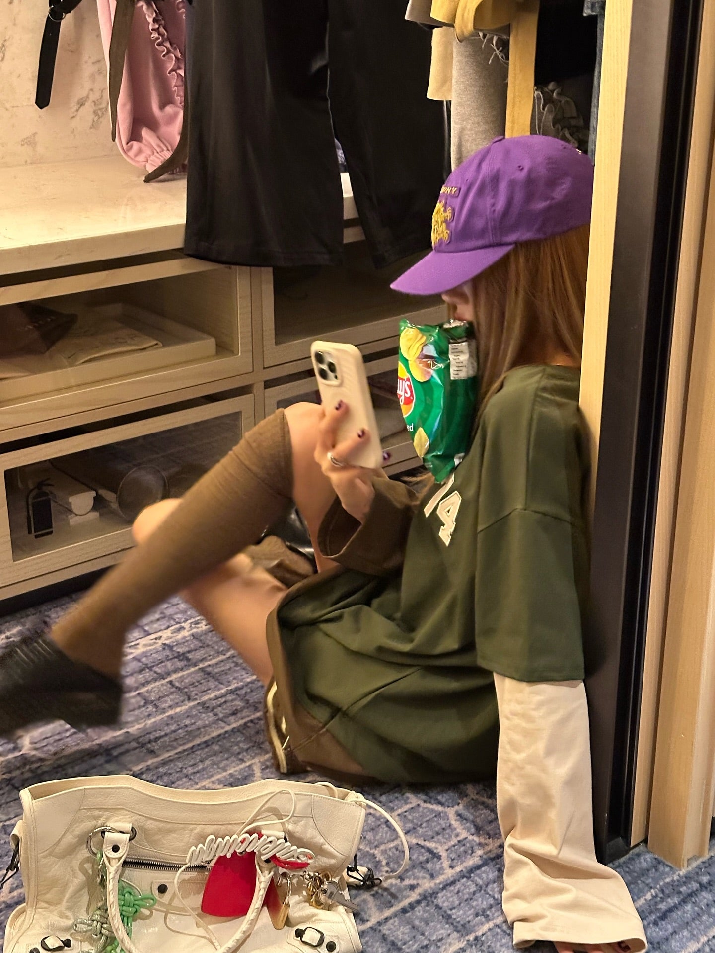 鬆緊腰抽繩條紋針織短褲