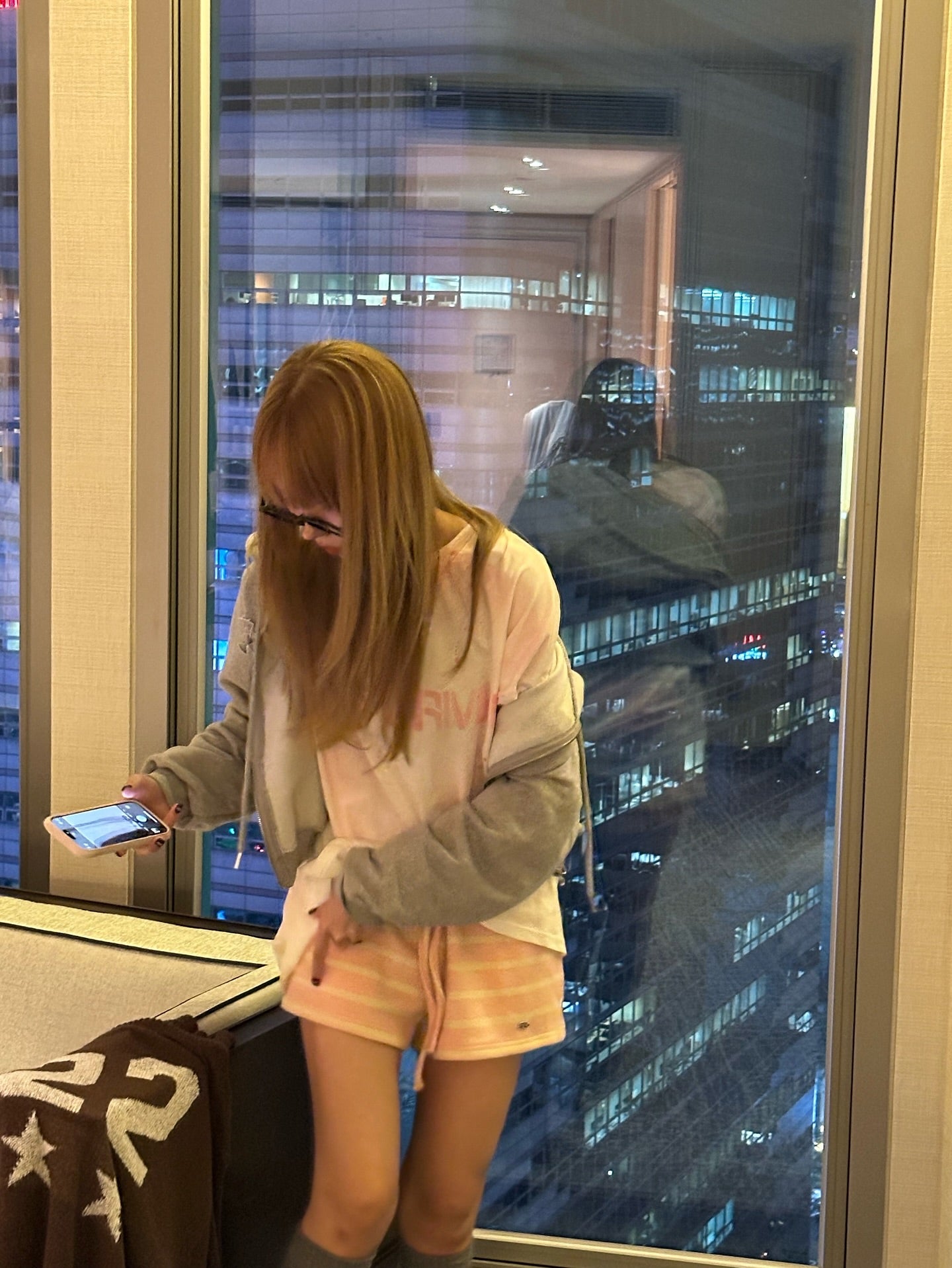 鬆緊腰抽繩條紋針織短褲