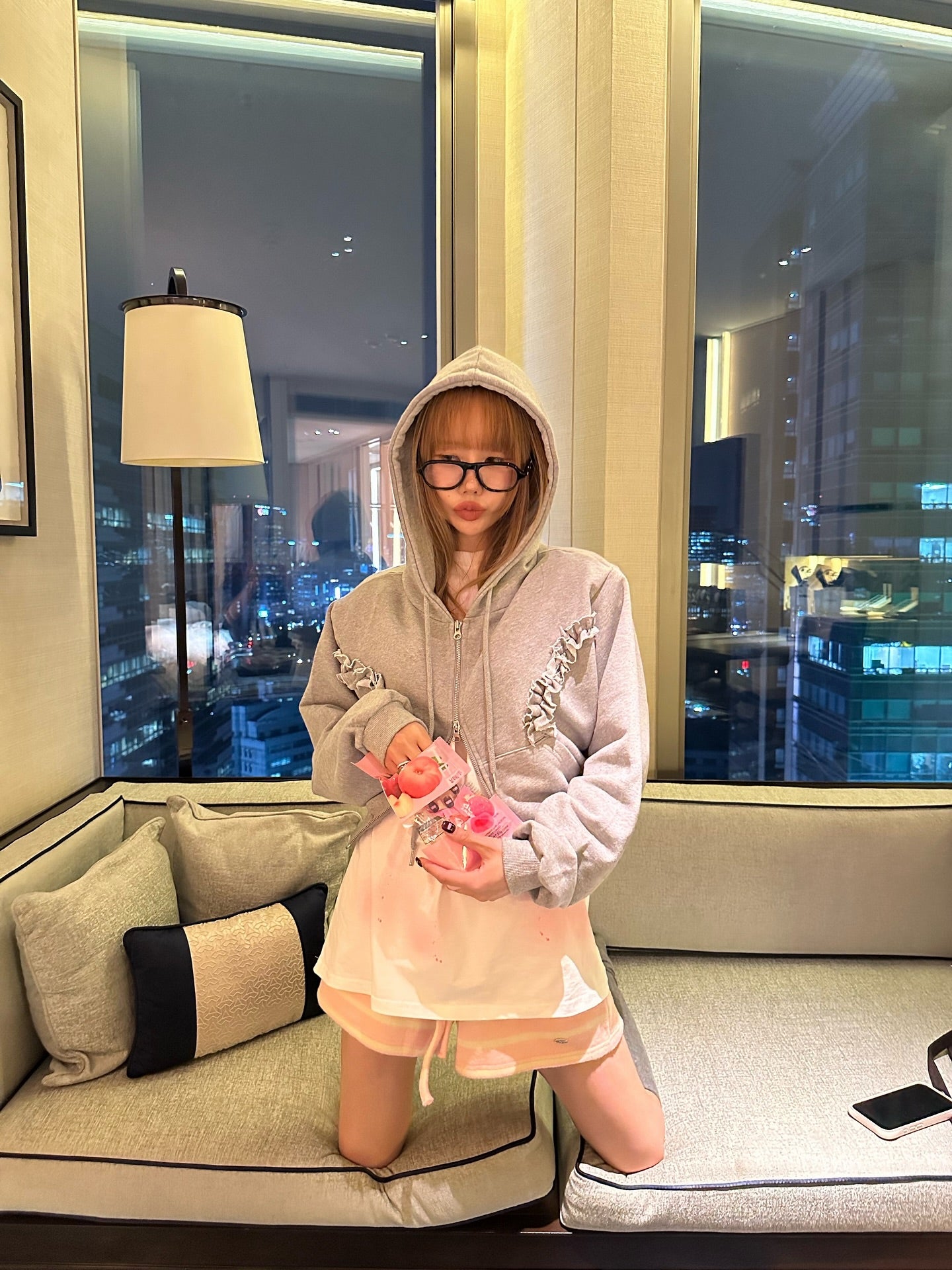 鬆緊腰抽繩條紋針織短褲