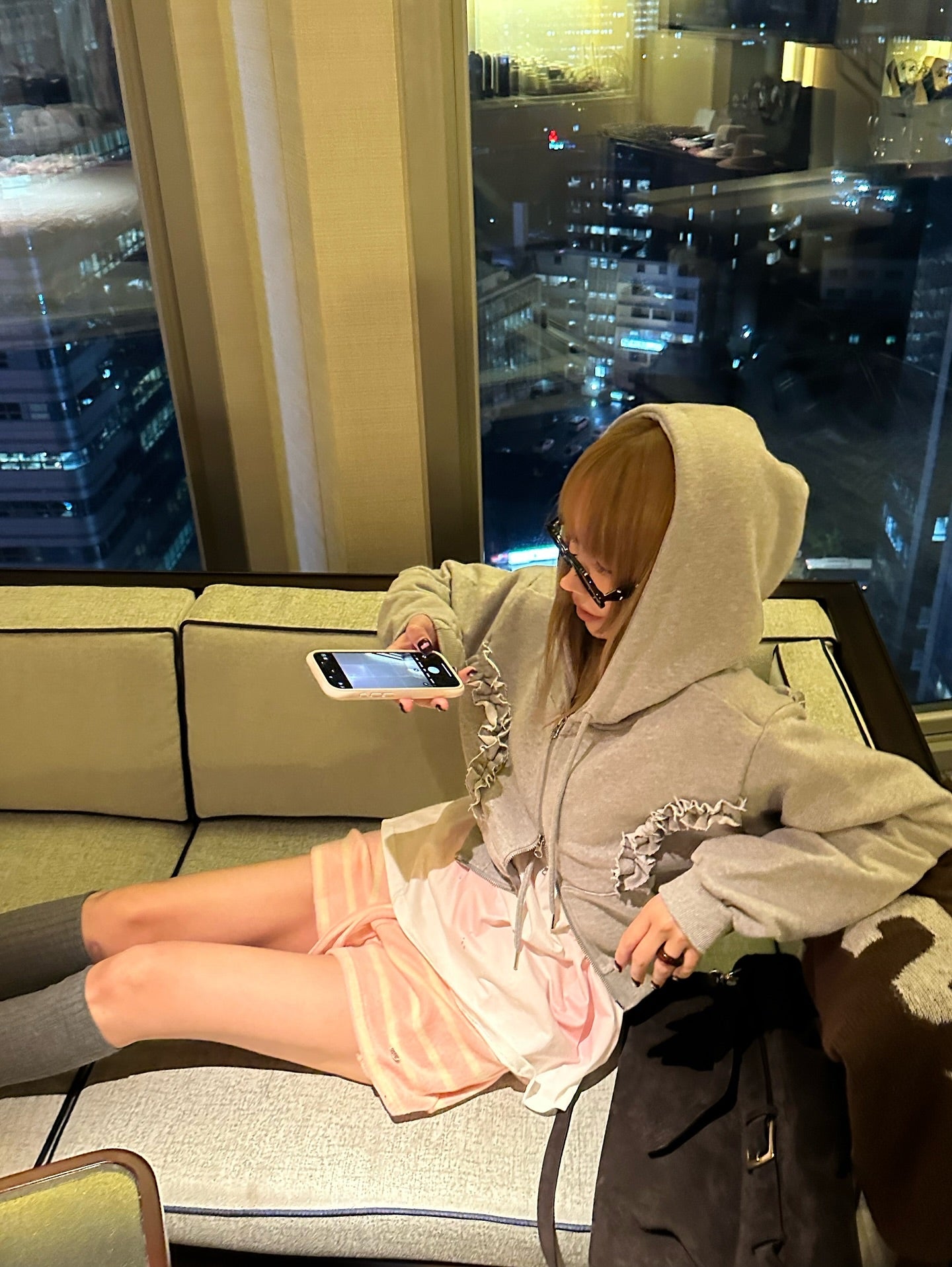 鬆緊腰抽繩條紋針織短褲