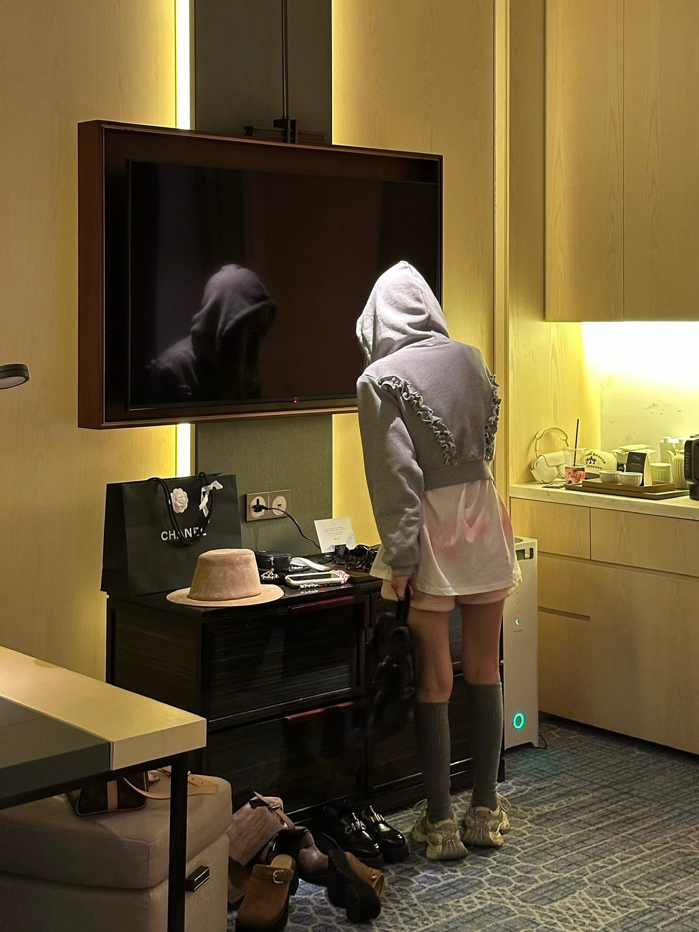 鬆緊腰抽繩條紋針織短褲