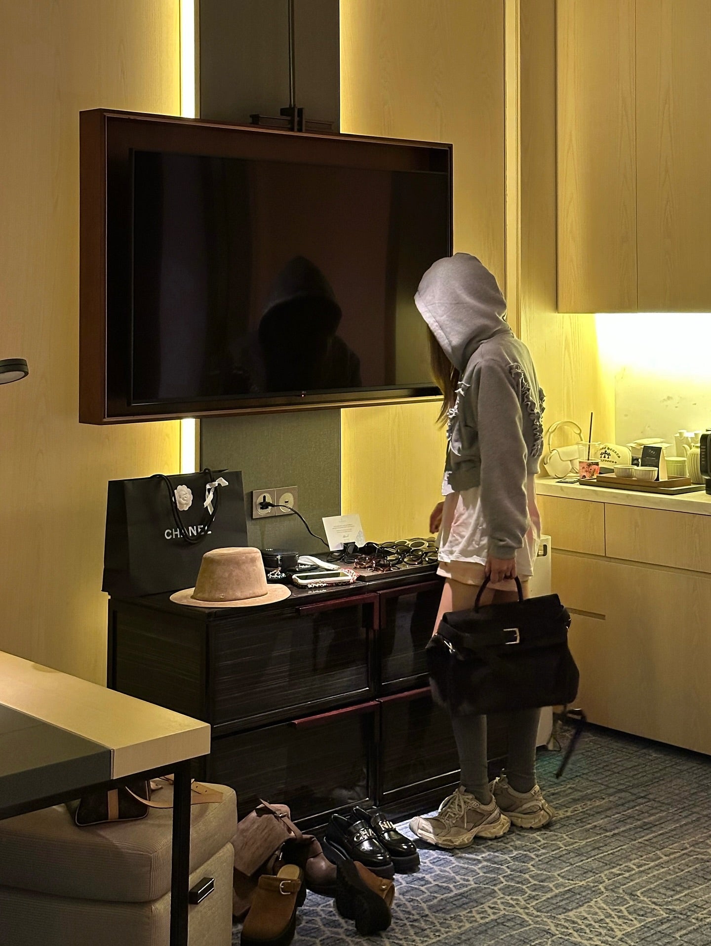 鬆緊腰抽繩條紋針織短褲