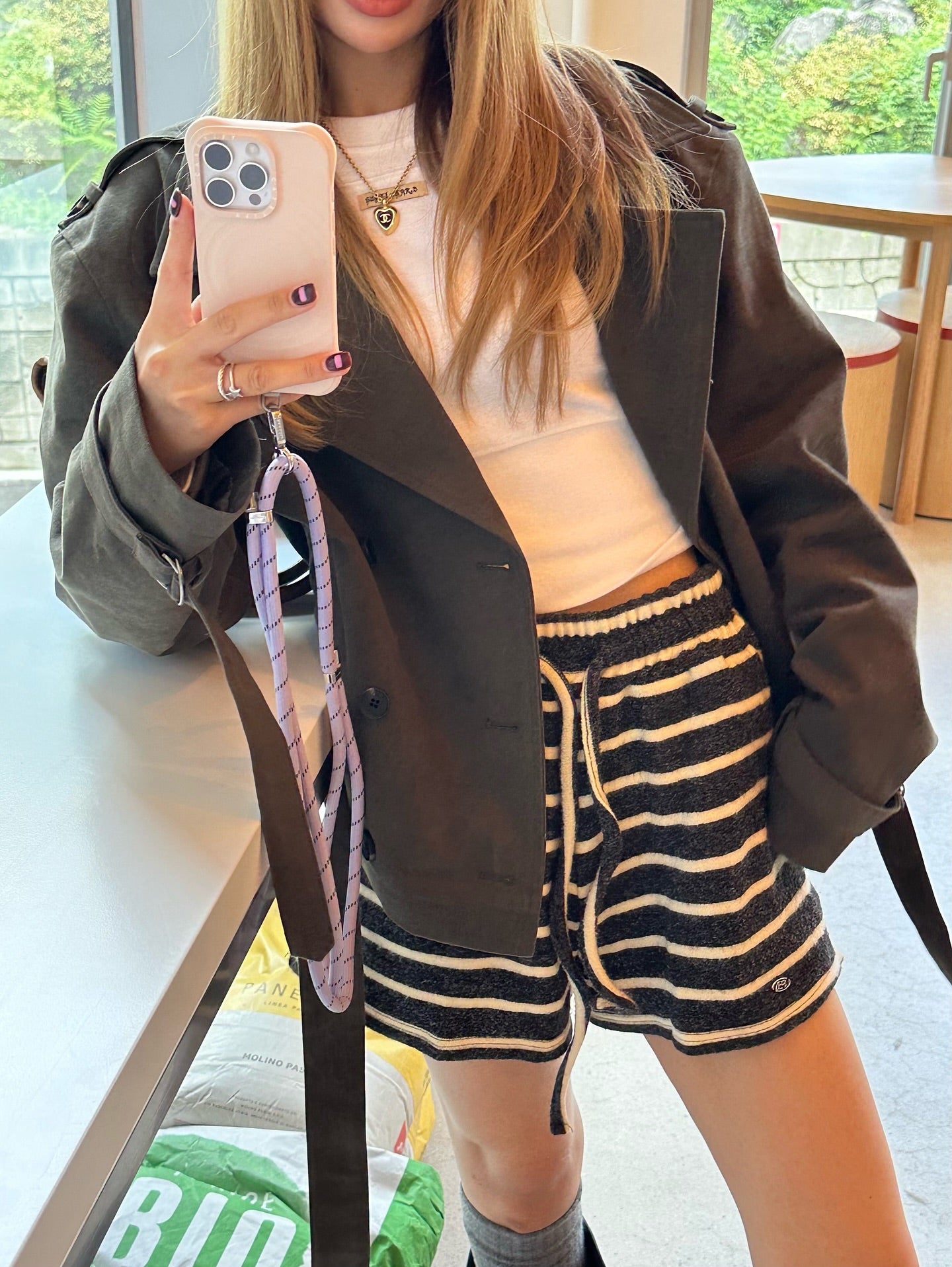 鬆緊腰抽繩條紋針織短褲