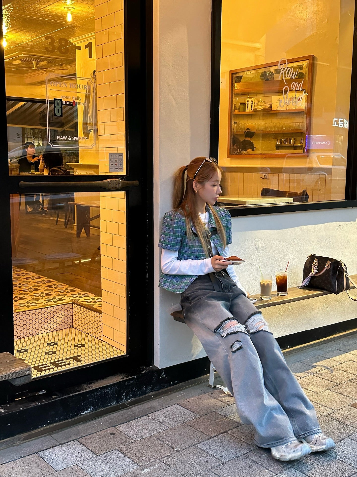 設計感破洞漸變百搭闊腿牛仔褲