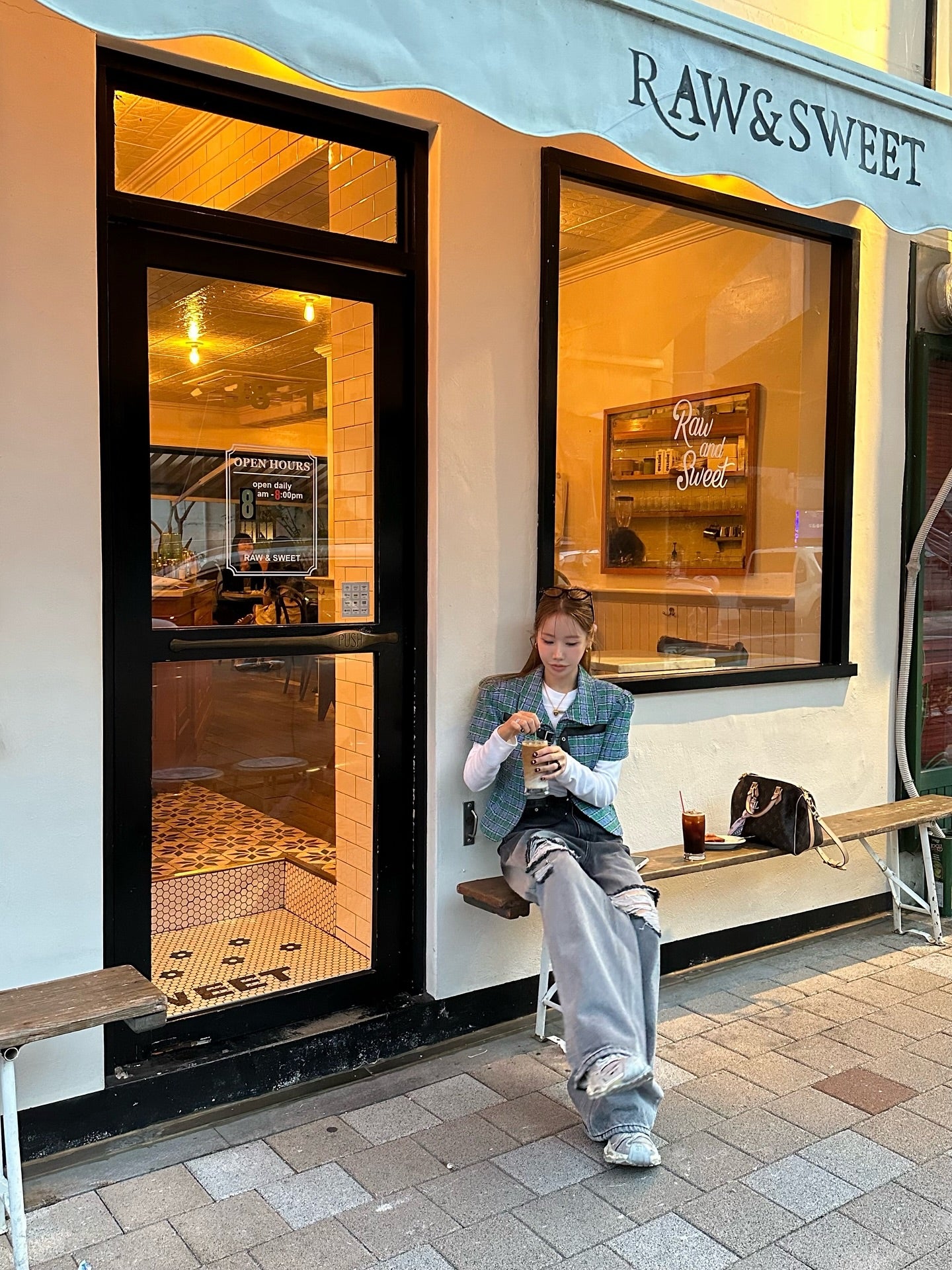 設計感破洞漸變百搭闊腿牛仔褲