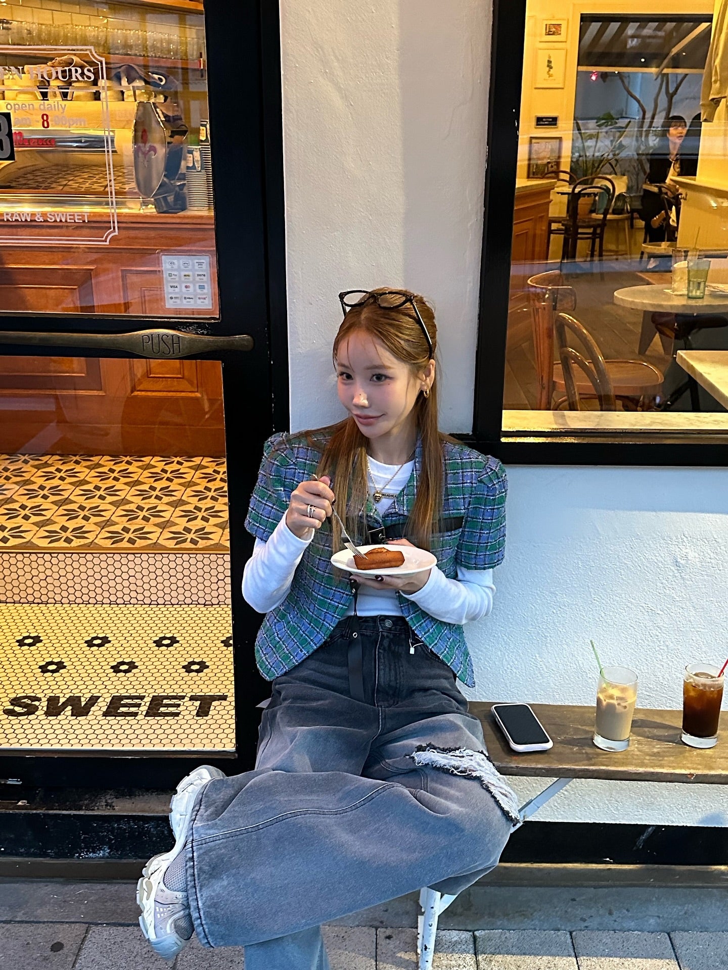 設計感破洞漸變百搭闊腿牛仔褲