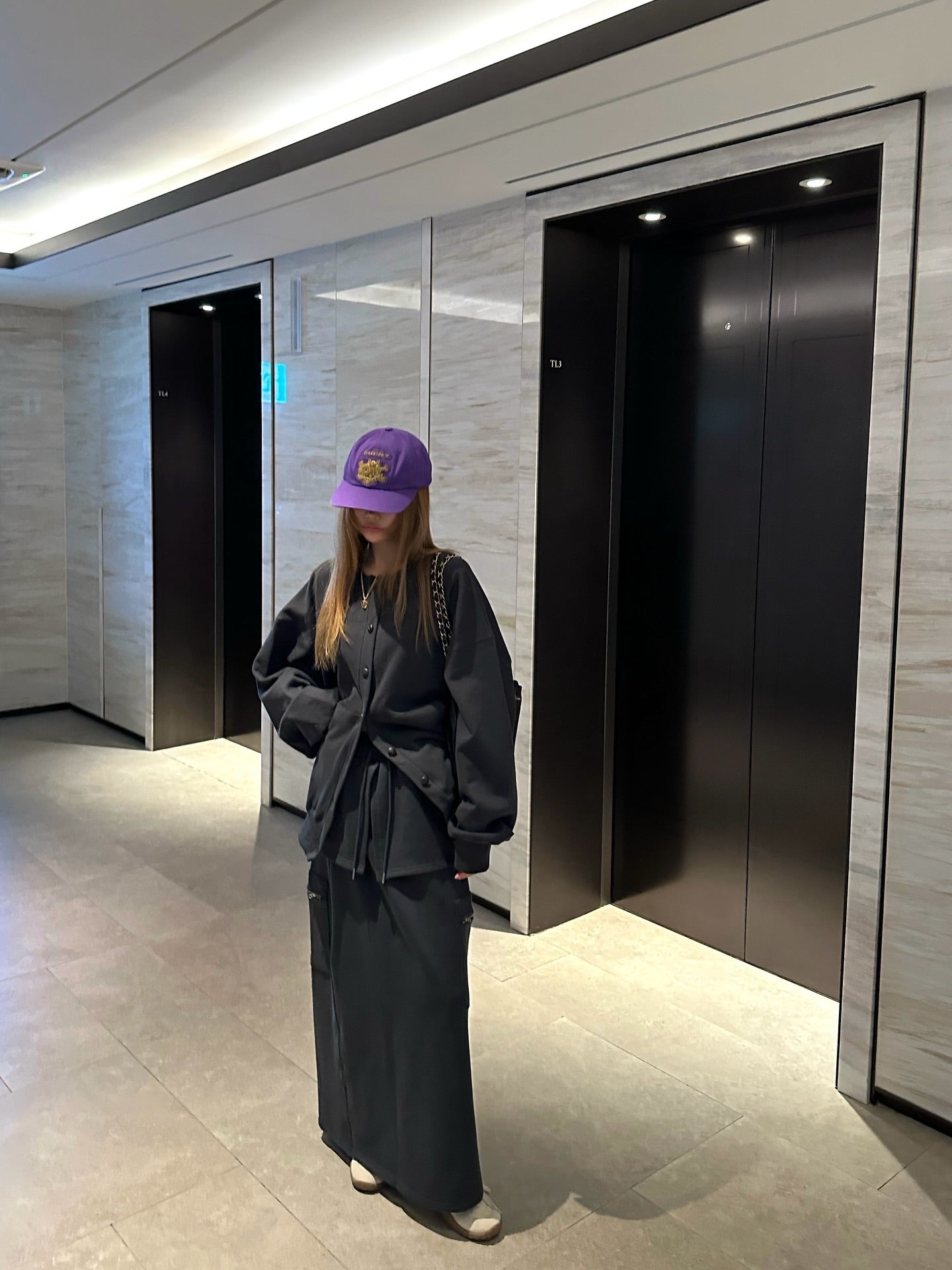 圓領後背字母刺繡寬鬆運動薄外套