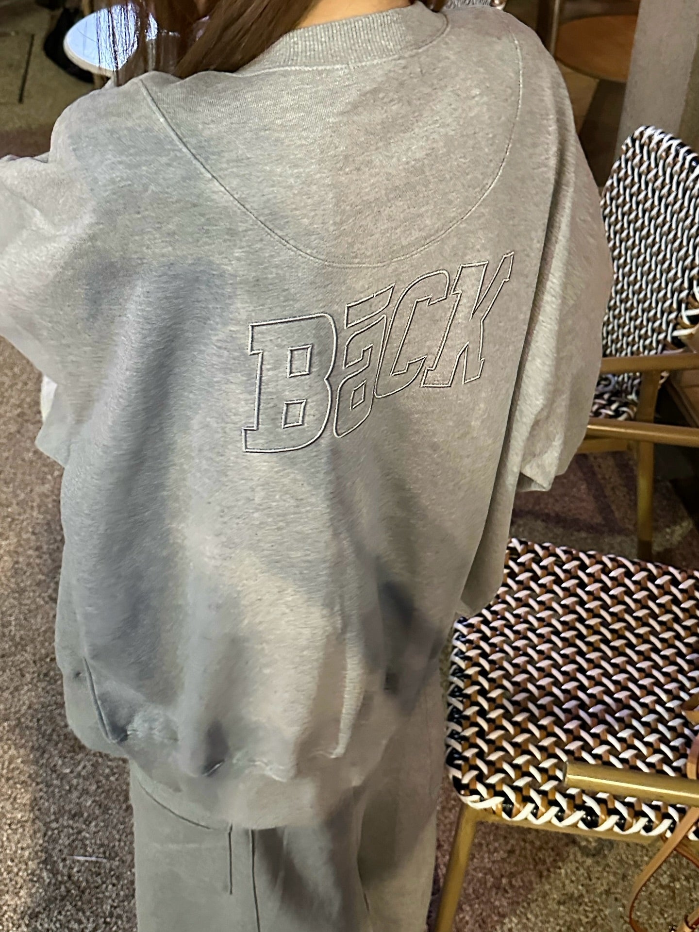 圓領後背字母刺繡寬鬆運動薄外套