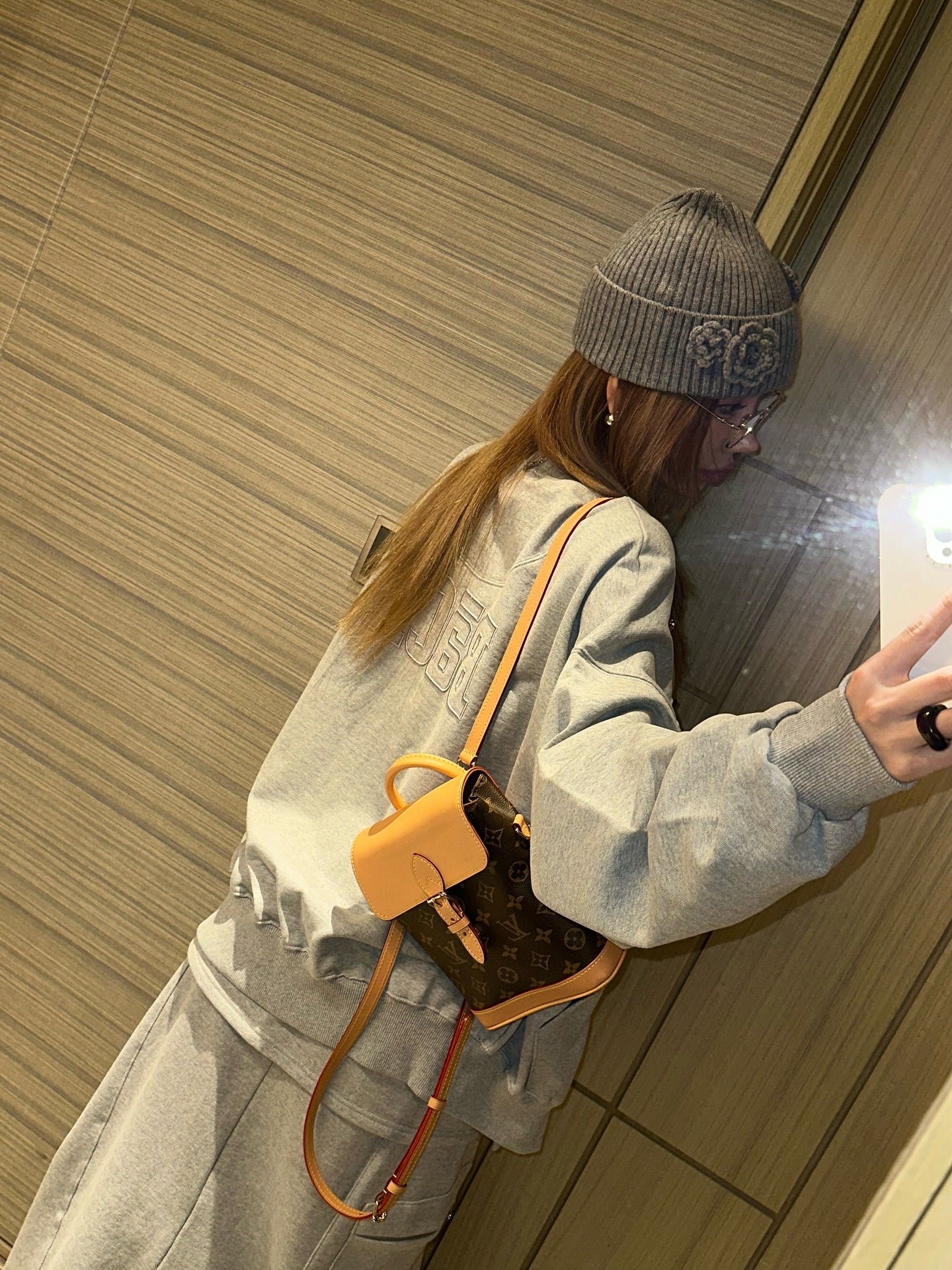 圓領後背字母刺繡寬鬆運動薄外套